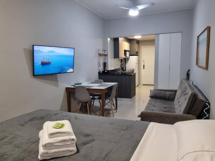 Apartamento Novo, Garagem E Vista Mar Copacabana Rio de Janeiro